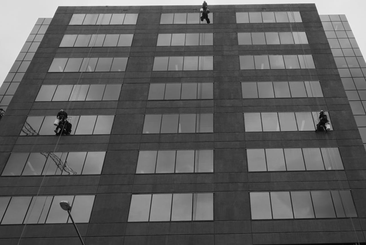 Safety Measures for High Rise Window Cleaning